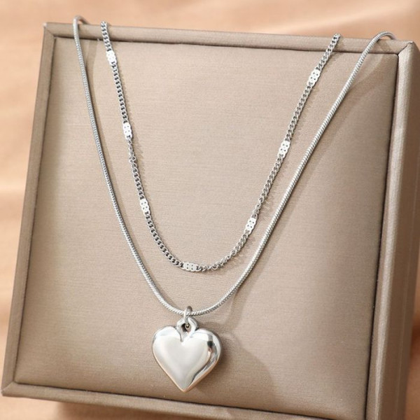 Золотистое многослойное колье с сердцем CJM32907