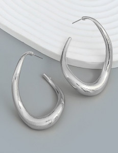 Массивные серебристые серьги-конго каплевидной формы Z97987