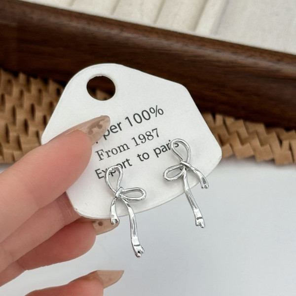 Серьги-пусеты Бантики тонкие CJD82760