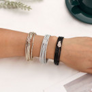 Жесткий браслет CJT05202