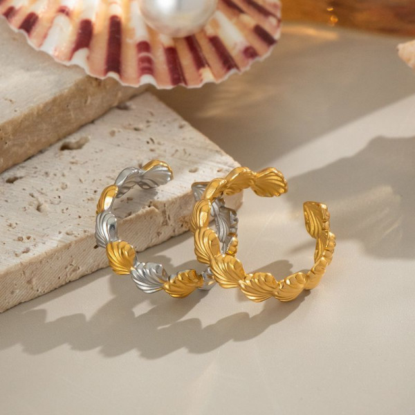 Разомкнутое стальное кольцо с рельефным плетением CJN49593