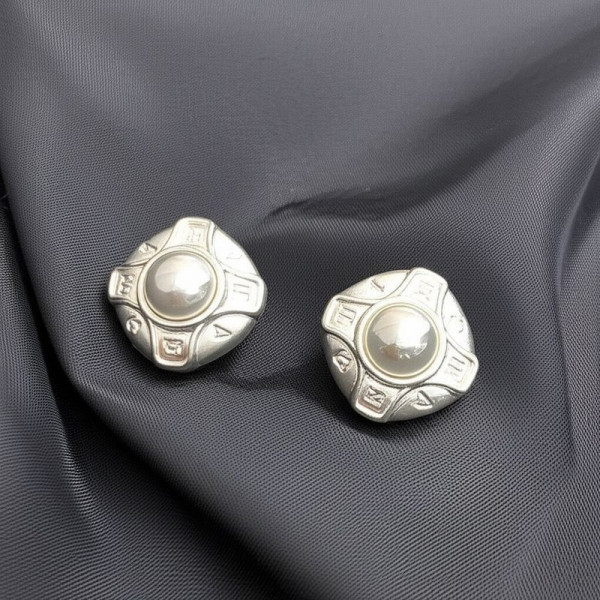 Винтажные серьги-пусеты жемчуг в серебристом квадрате 1J11919CJJ