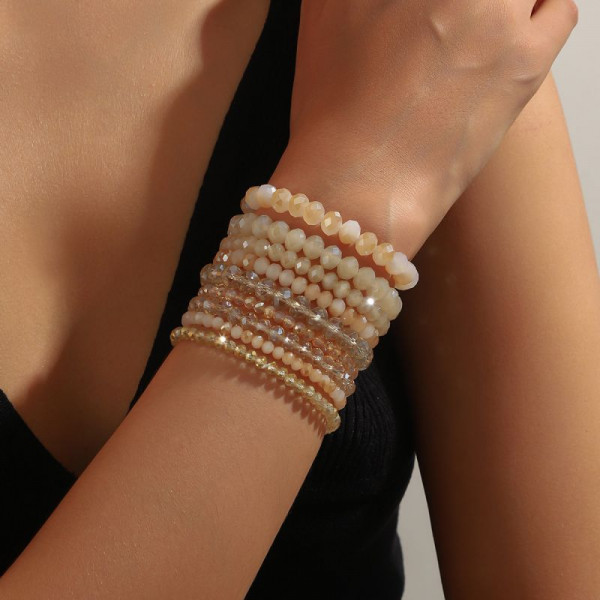 Комплект браслетов из мелких белых бусин CJP93790