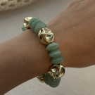 Браслет из матовых зеленых бусин с золотом CJL52976