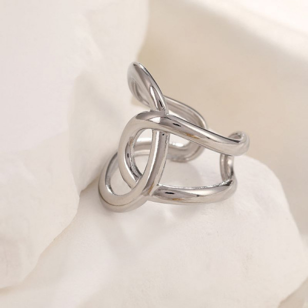 Кольцо с надписью Love и разомкнутой шинкой CJH27395