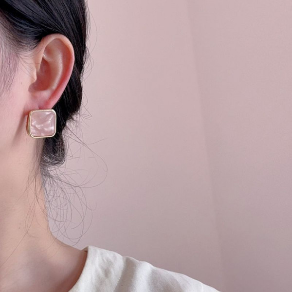 Нежные серьги-пусеты ледяной кристалл CJP97337