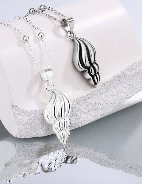 Серебристая Цепочка с объемным кулоном в форме рельефной ракушки M09465