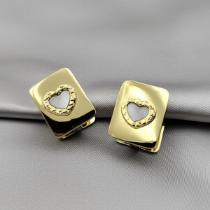 Золотистые металлические серьги-пусеты с перламутровым сердцем 1J10618CJJ