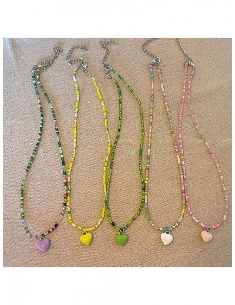 Бусы из зеленого бисера с подвеской-сердцем M00714MSK