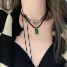 Двойной чокер с зеленым кристаллом и тонкими шнурками CJH50258