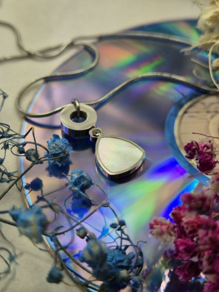 Цепочка с подвеской в форме треугольника из перламутра на кольце J10549CJJ