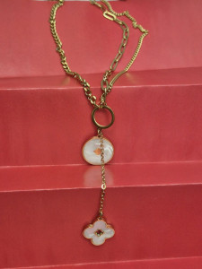 Колье-галстук с клевером из белого перламутра J10556CJJ