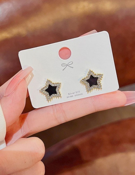 Стильные серьги-пусеты звезды с эмалью L05443