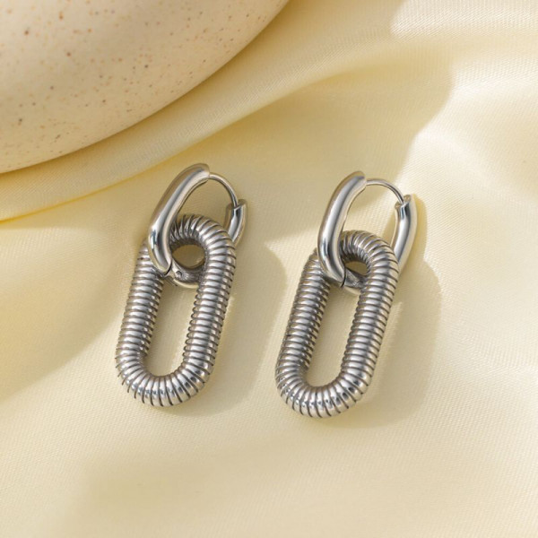 Серебристые серьги-кольца со спиральными звеньями CJH32281
