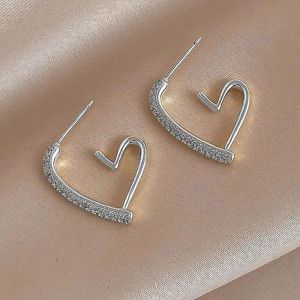 Серьги-пусеты в форме незамкнутых сердец CJH80989