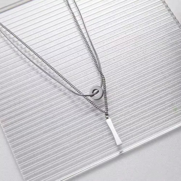 Многослойное стальное колье с геометрическими подвесками J10551CJJ