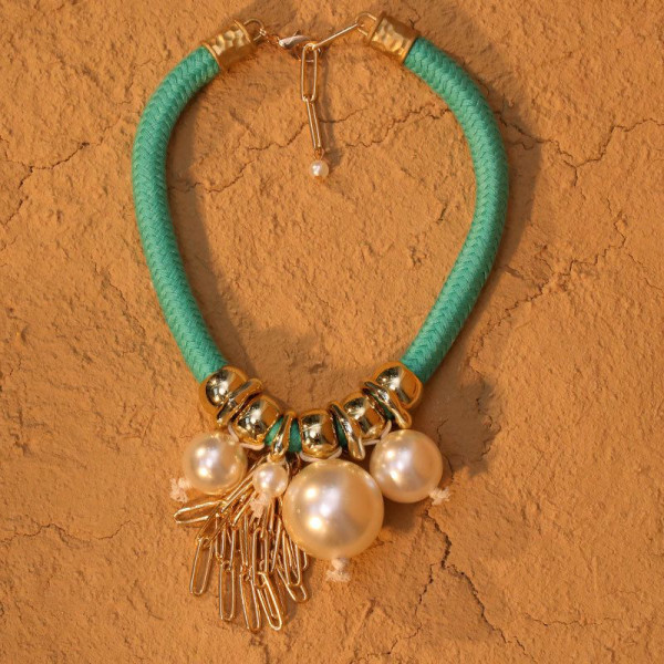 Бирюзовый чокер из текстиля с каскадом жемчужных подвесок CJP62758