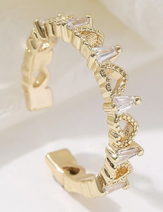 Узкое кольцо с асимметричной дорожкой из кристаллов U82139