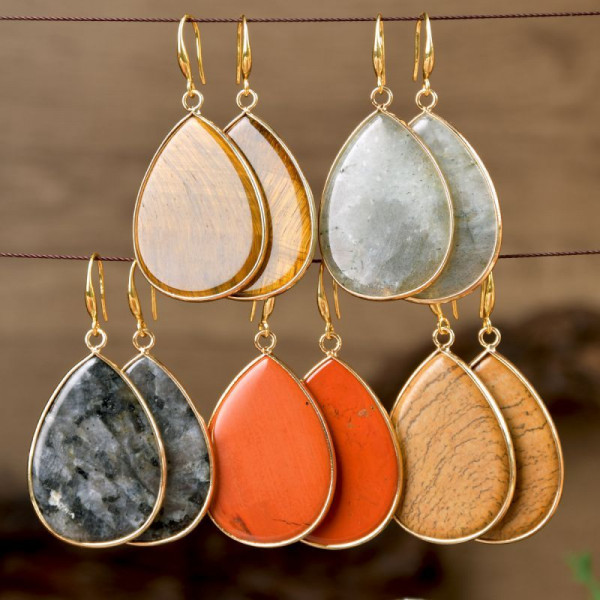 Золотистые серьги-кольца с розовыми перламутровыми дисками CJP83111