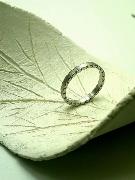 Фигурное кольцо с алмазной гранью из стали J10236CJJ