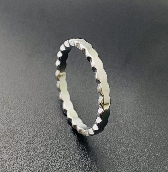 Фигурное кольцо с алмазной гранью из стали J10236CJJ