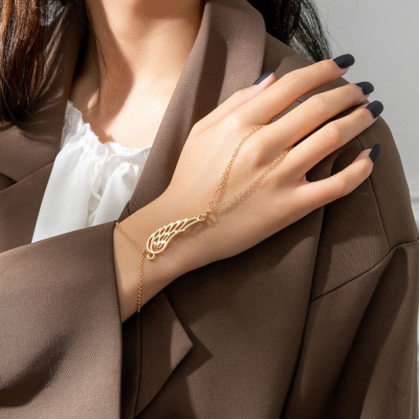 Браслет слейв небесные светила в утонченном дизайне CJJ33885