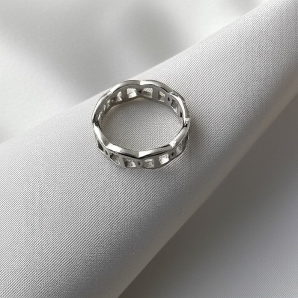 Стальное кольцо с геометрическими прорезями J11364CJJ