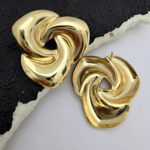 Серьги-пусеты абстрактные Узлы объемные CJL79233