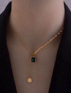 Колье-галстук из стали с темным прямоугольным кристаллом Q42019