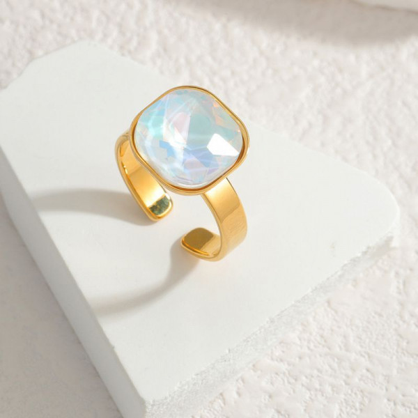 Кольцо с крупным квадратным камнем небесного цвета CJN72495