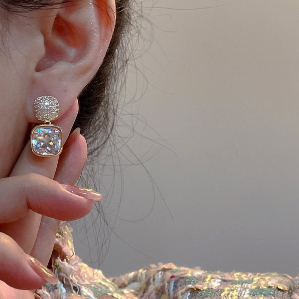 Серьги-гвоздики CJC22139