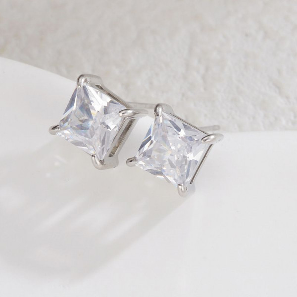 Серьги-пусеты Кристаллы Квадрат в серебристой оправе CJL35108