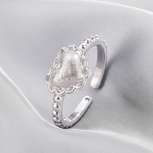 Кольцо с фактурным сердцем и жемчужным отливом 1J11924CJJ