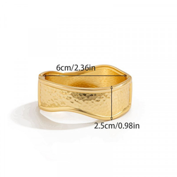 Жесткий браслет CJL85638