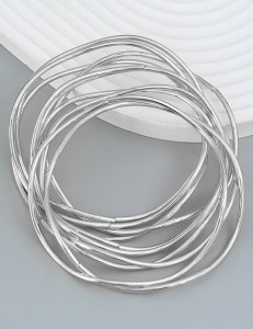 Набор жестких браслетов из тонких золотистых колец Z68106