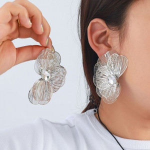 Воздушные серьги-пусеты прозрачные цветы CJM81539