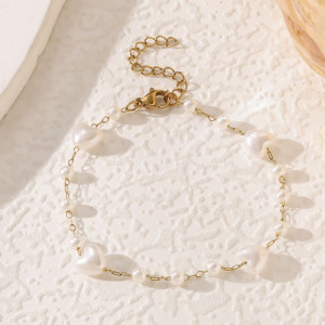 Браслет из жемчуга с золотистыми акцентами CJP45066