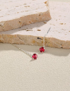 Серьги-протяжки с красными кристаллами M10560