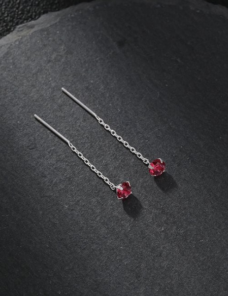Серьги-протяжки с красными кристаллами M10560