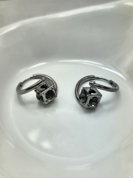 Стальные серьги-кольца конго с подвесками-кубиками J10439CJJ