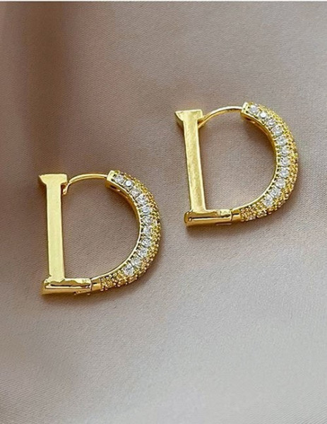 Серьги-конго в форме буквы D Z27284