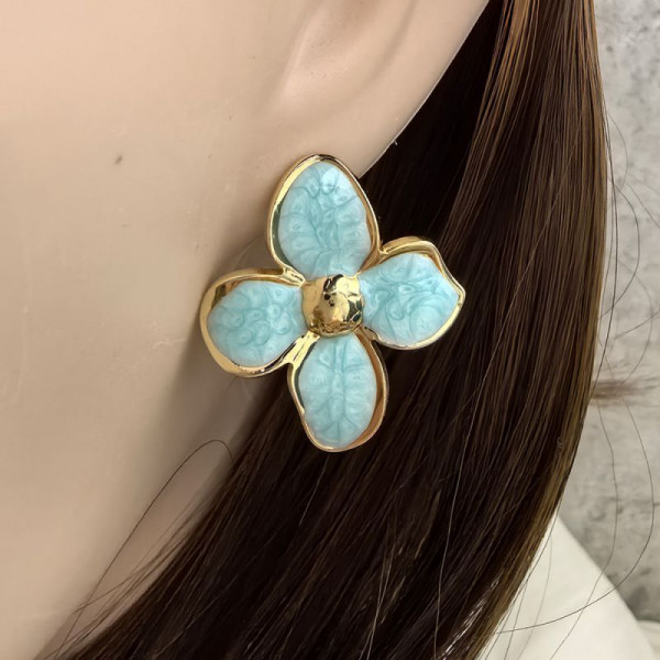 Серьги-пусеты Цветы четырехлистники с эмалью CJL79242