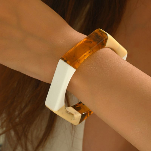 Жесткий браслет CJR81397