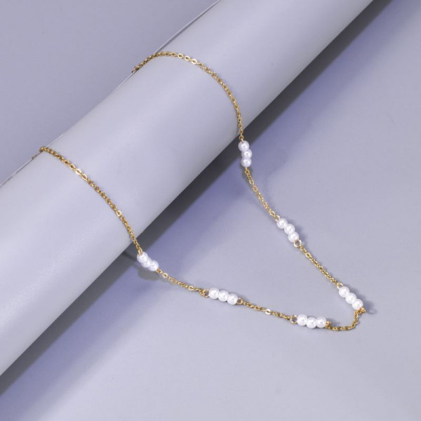 Золотистая цепочка с белым бисером CJL14435