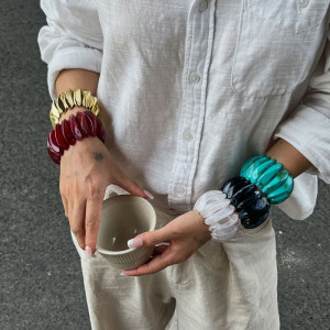 Браслет жесткий сегментированный с граненым рельефом CJP36141