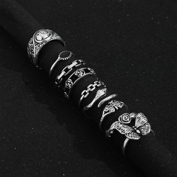 Серебристый комплект колец с крупной бабочкой и камнями M90272