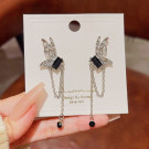 Серьги-подвески с бантами и темными кристаллами N85886