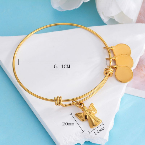 Браслет жесткий с подвесками-талисманами CJM09883