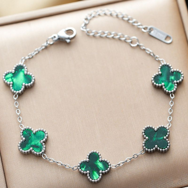 Браслет с изумрудными вставками клевера на серебристой цепи 1J12155CJJ