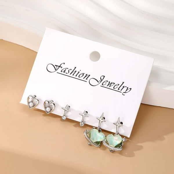 Комплект нежных серебристых серег пусет с кристаллами и подвесками бабочками CJDB0930